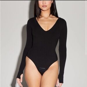 Elegant Black V-Neck Long Sleeve Bodysuit